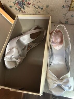 Michaelangelo Ivory Satin Peep-Toe Slingback Heels with Bow